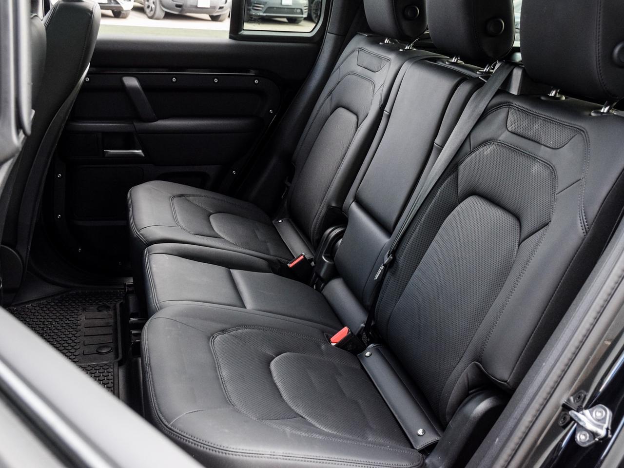 2025 Land Rover Defender X-Dynamic SE Photo