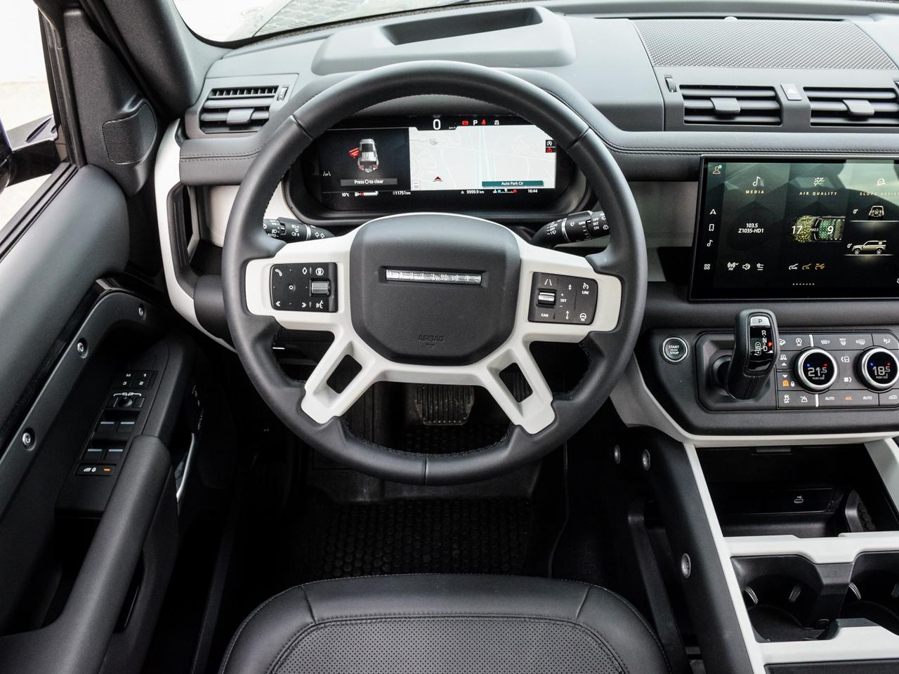 2025 Land Rover Defender X-Dynamic SE Photo