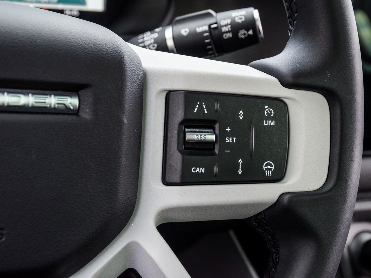 2025 Land Rover Defender X-Dynamic SE Photo