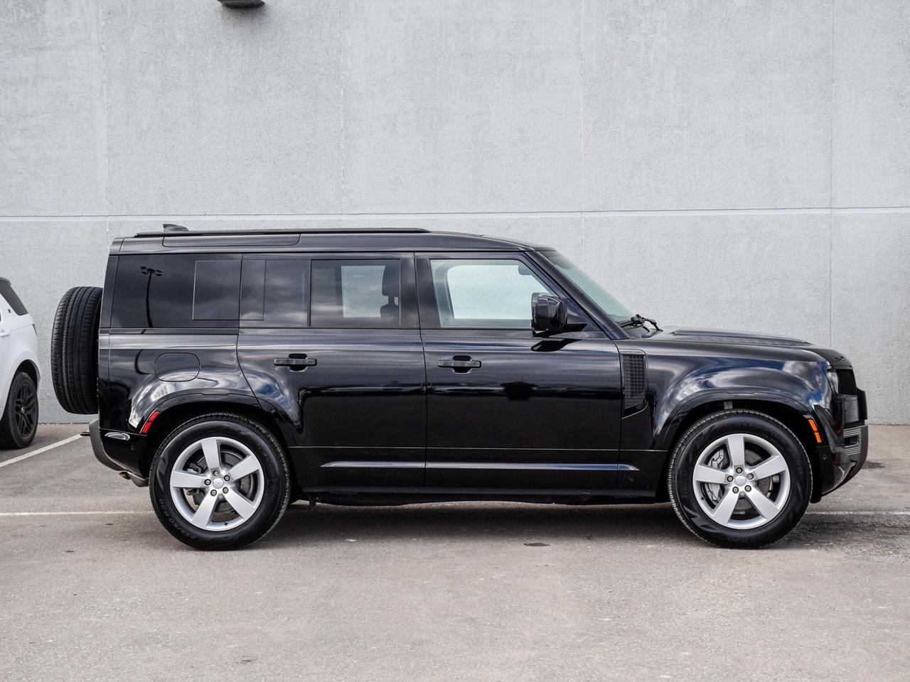2025 Land Rover Defender X-DYNAMIC SE -DYNAMIC SE Photo
