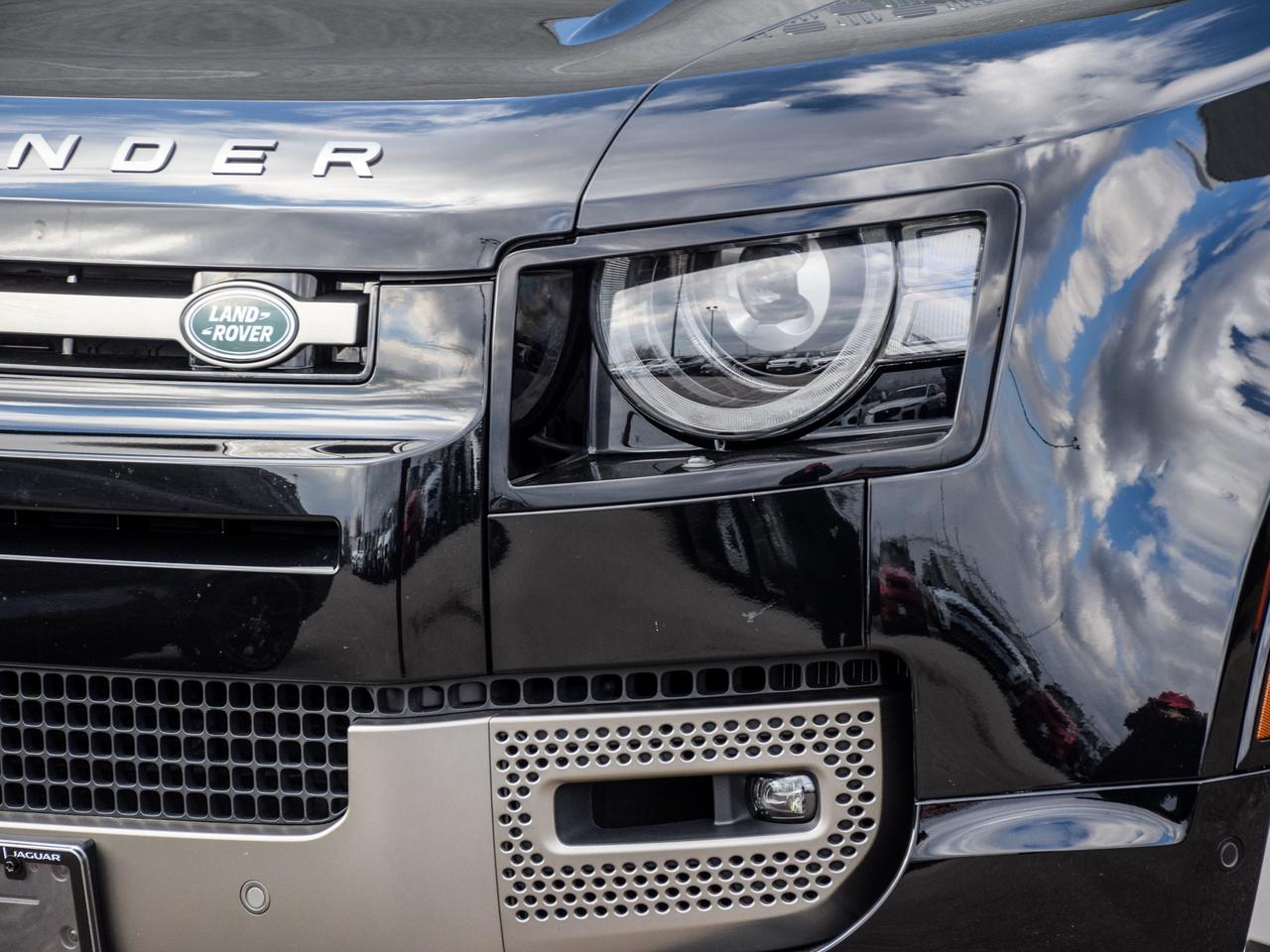 2025 Land Rover Defender X-DYNAMIC SE -DYNAMIC SE Photo