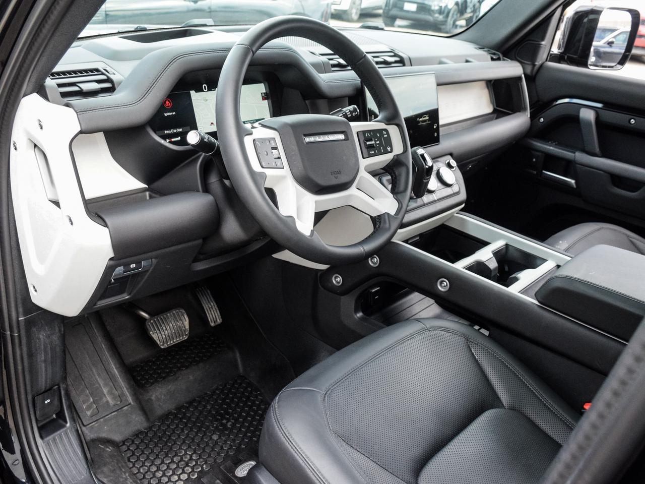 2025 Land Rover Defender X-DYNAMIC SE -DYNAMIC SE Photo