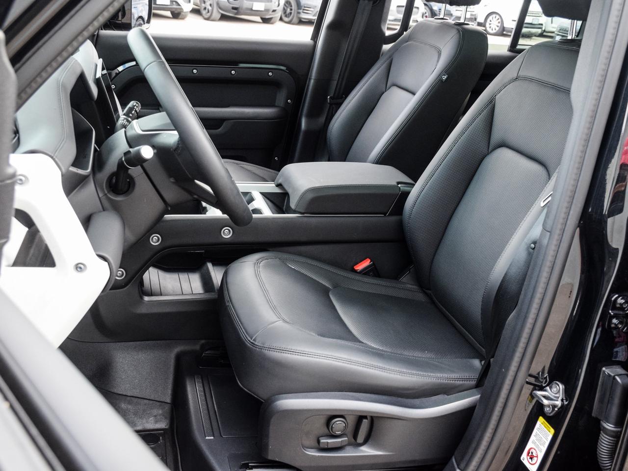 2025 Land Rover Defender X-DYNAMIC SE -DYNAMIC SE Photo