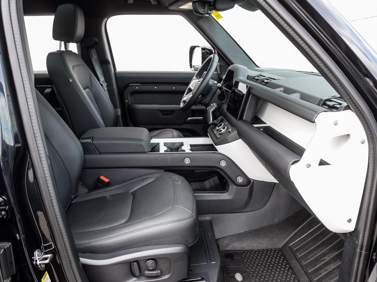 2025 Land Rover Defender X-DYNAMIC SE -DYNAMIC SE Photo