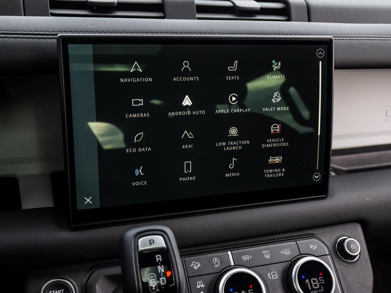 2025 Land Rover Defender X-DYNAMIC SE -DYNAMIC SE Photo