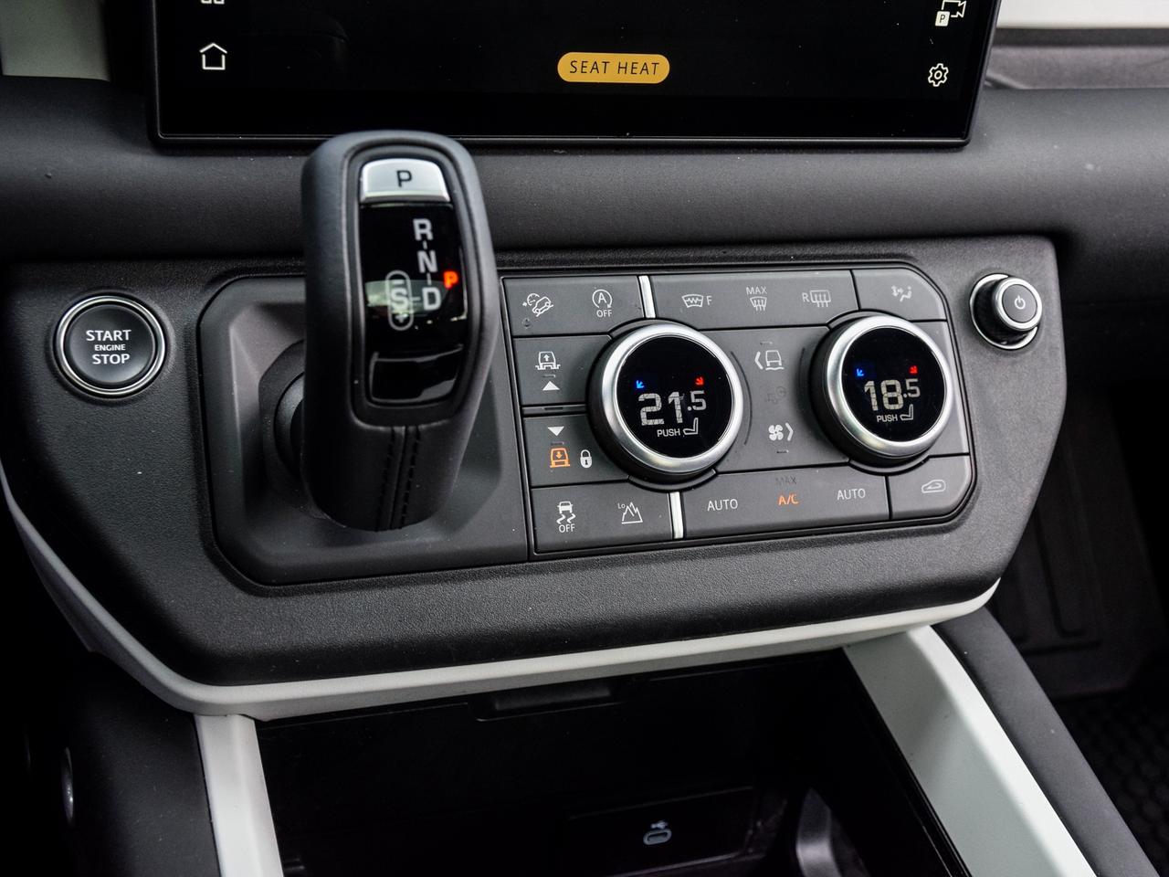 2025 Land Rover Defender X-DYNAMIC SE -DYNAMIC SE Photo