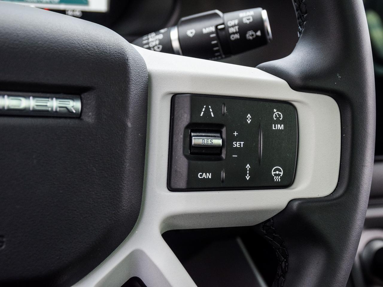 2025 Land Rover Defender X-DYNAMIC SE -DYNAMIC SE Photo