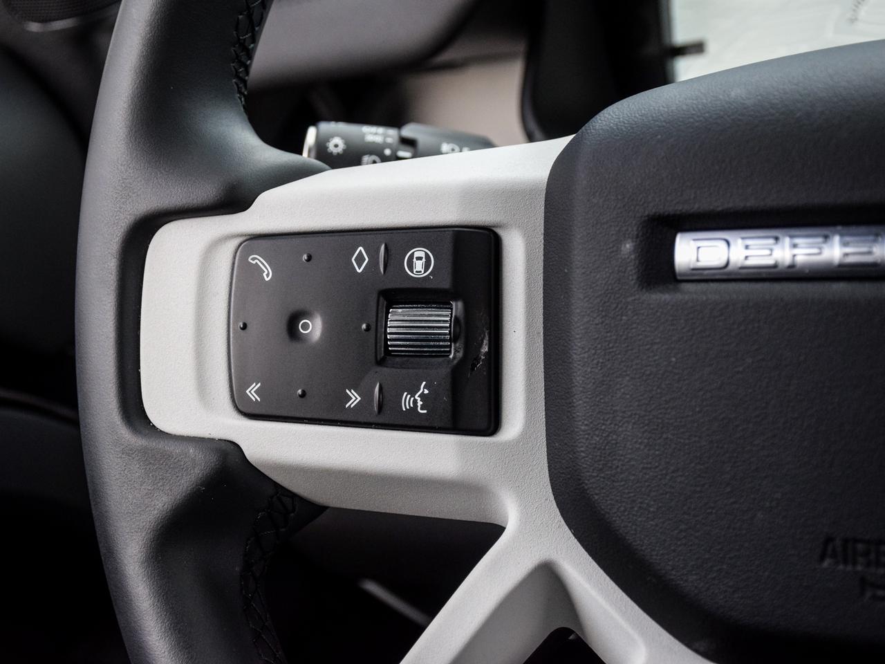 2025 Land Rover Defender X-DYNAMIC SE -DYNAMIC SE Photo