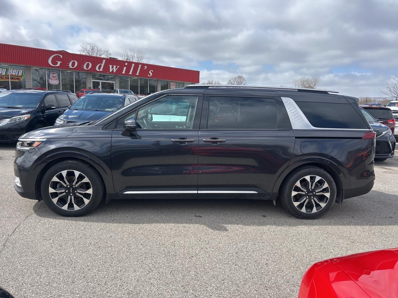 2024 Kia Carnival EX+, 8 PASSENGER, BALANCE OF FACTORY WARRANTY! Photo2
