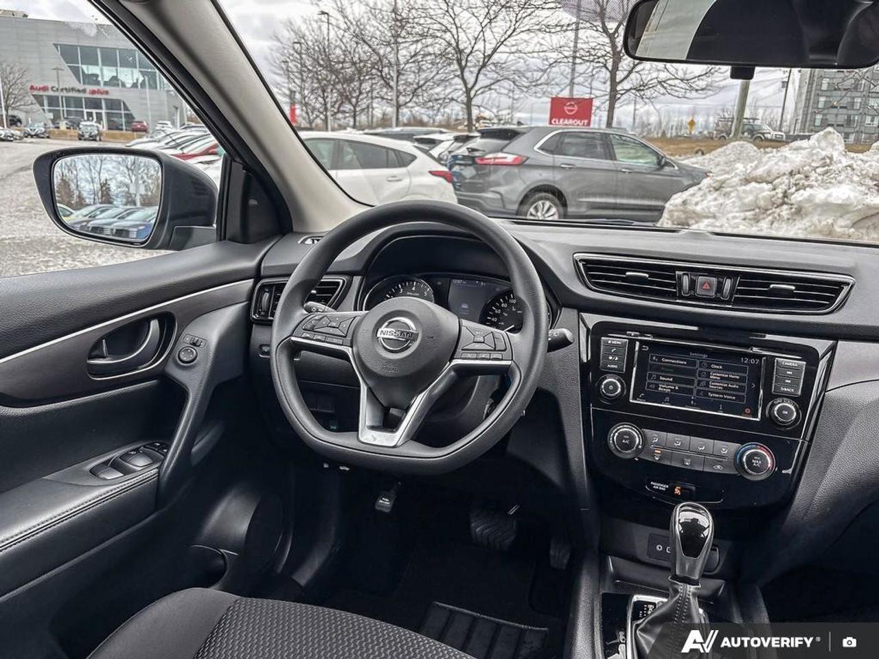 2023 Nissan Qashqai S   Heated Seats   Apple CarPlay   Alloy Rims Photo