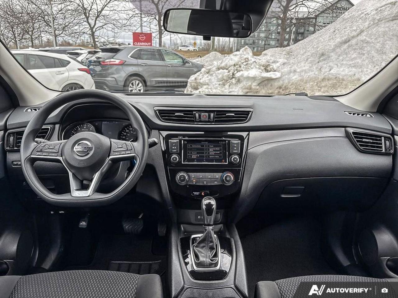 2023 Nissan Qashqai S   Heated Seats   Apple CarPlay   Alloy Rims Photo