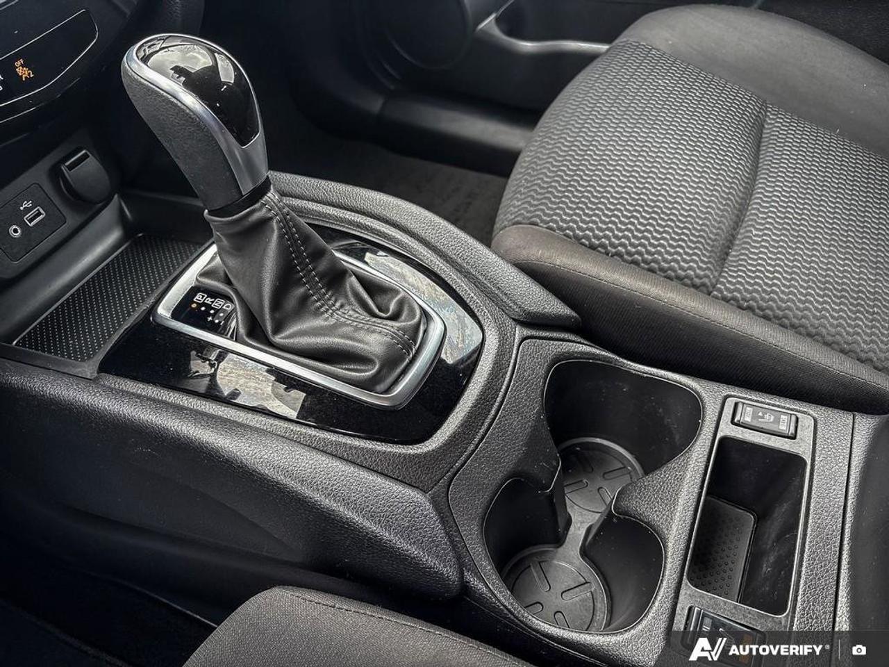 2023 Nissan Qashqai S   Heated Seats   Apple CarPlay   Alloy Rims Photo