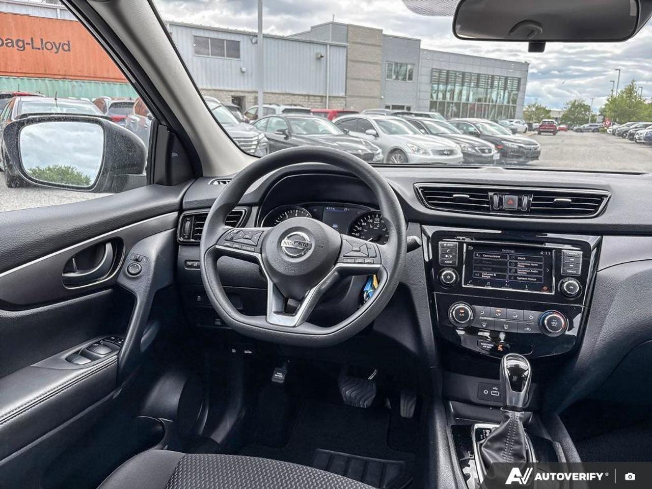 2023 Nissan Qashqai S   Heated Seats   Apple CarPlay   Alloy Rims Photo