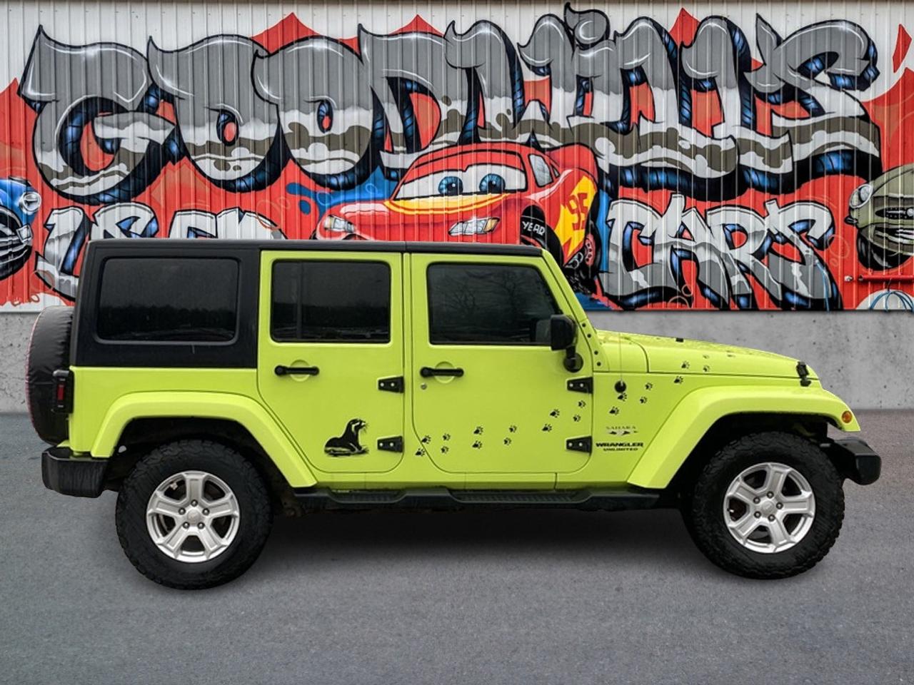 2016 Jeep WRANGLER UNLIMITED SAHARA, AUTO, HEATED SEATS, NAV! Photo0