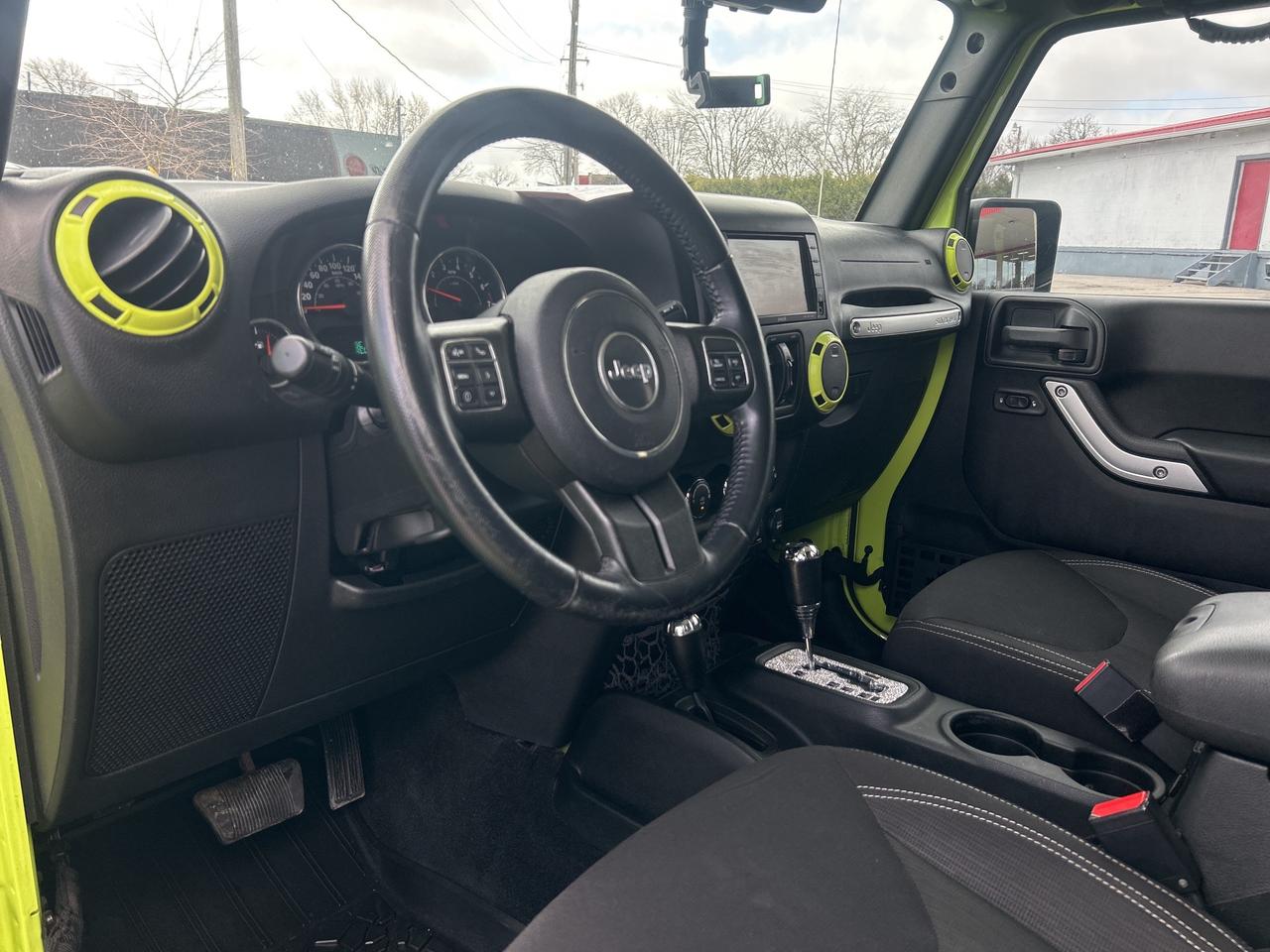 2016 Jeep WRANGLER UNLIMITED SAHARA, AUTO, HEATED SEATS, NAV! Photo