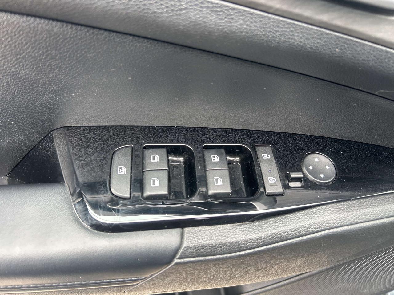 2023 Kia Sportage X-LINE, CLEAN CARFAX, HEATED LEATHER, REMOTE START Photo