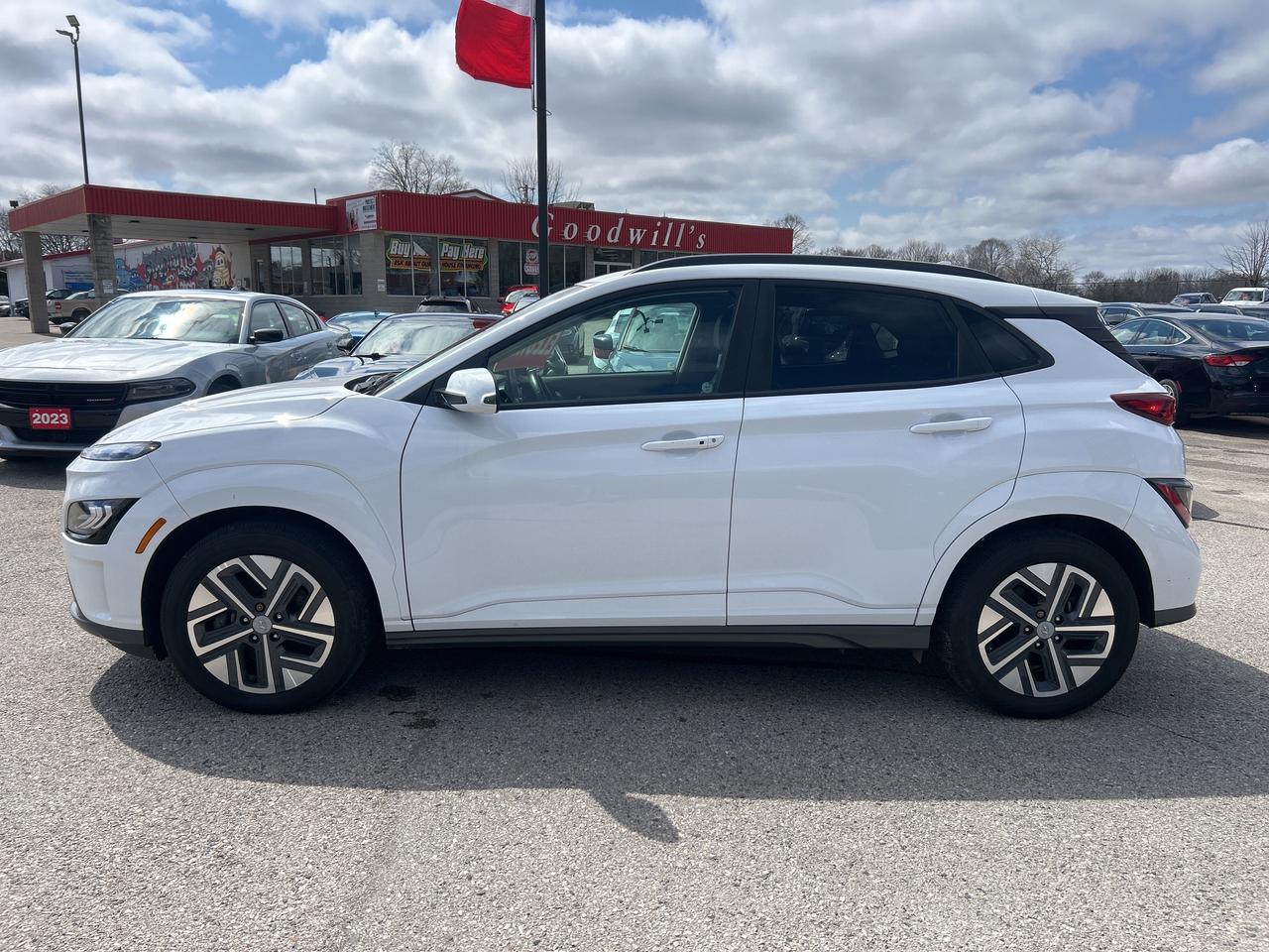 2023 Hyundai KONA electric ELECTRIC, CLEAN CARFAX, HEATED/ COOLED LEATHER! Photo