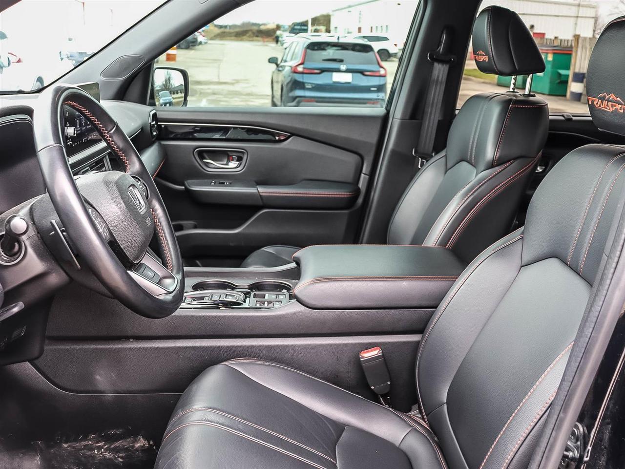 2025 Honda Pilot TrailSport Photo2