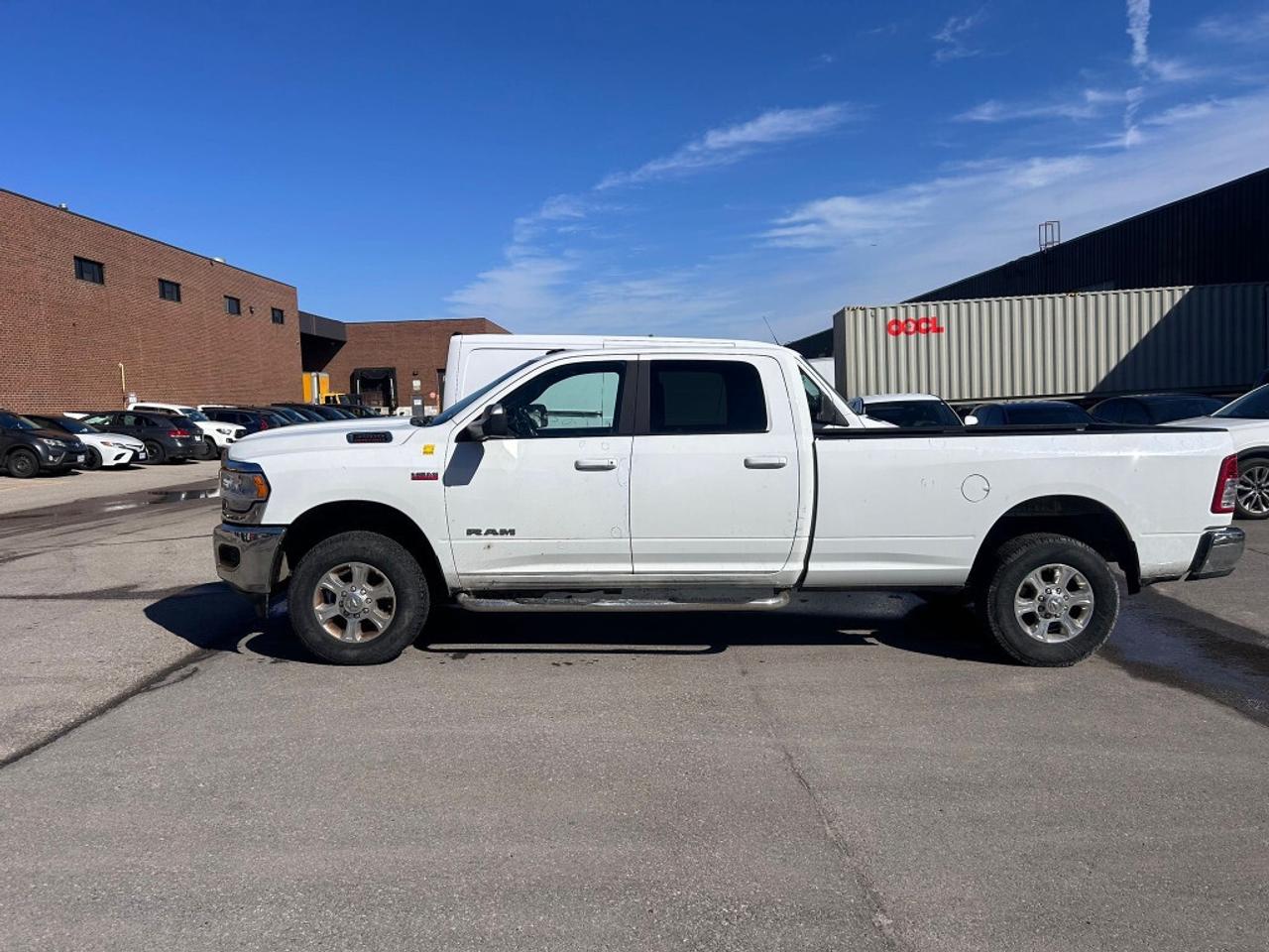 2022 RAM 3500 6.4 L Big Horn 4X4 Crew Cab 6.3 ft. box 149.5 in./ Photo2