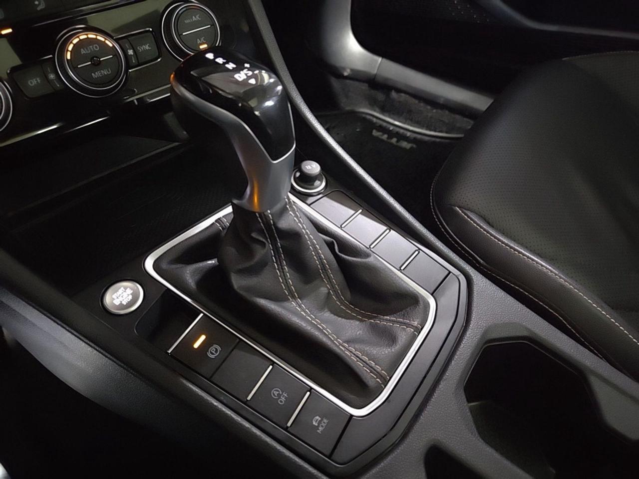 2023 Volkswagen Jetta Highline/Leather/Sunroof/NAVI/Lane Assist/Android Photo