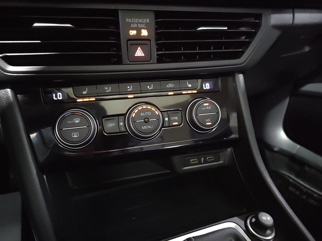 2023 Volkswagen Jetta Highline/Leather/Sunroof/NAVI/Lane Assist/Android Photo