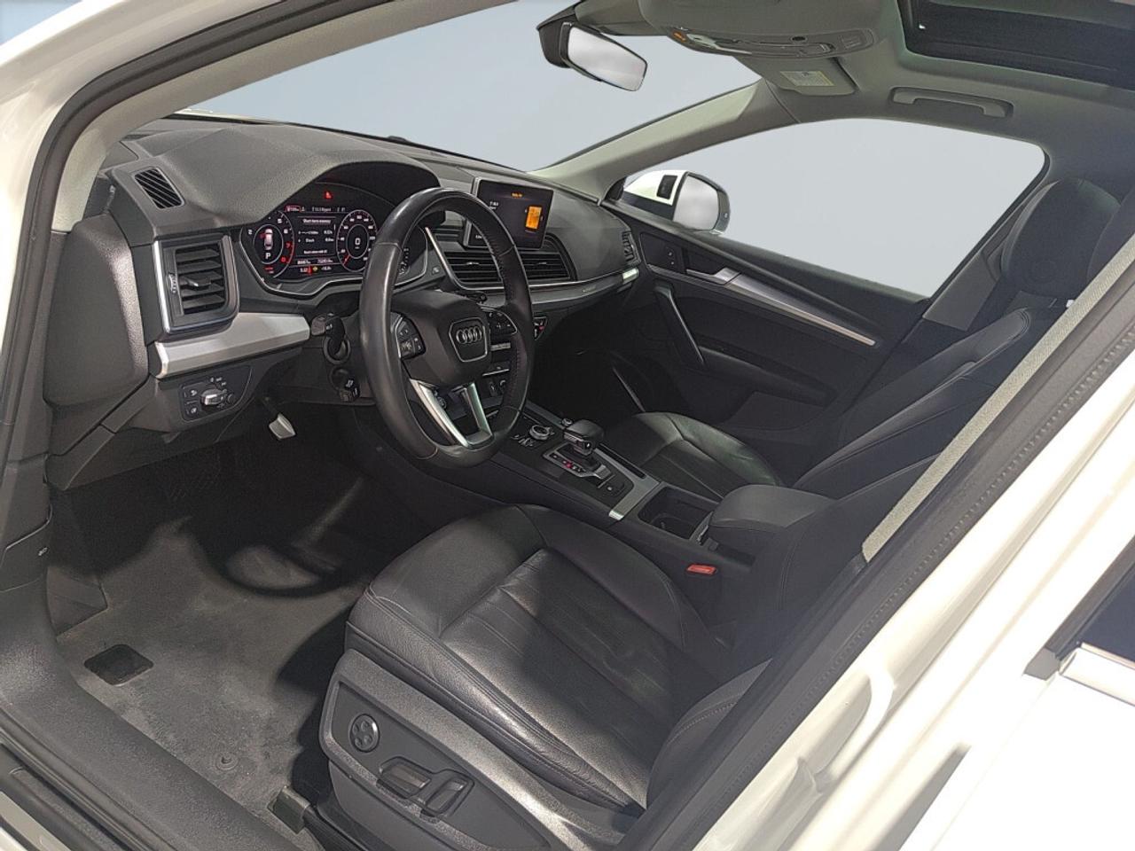 2020 Audi Q5 Progressiv 45 TFSI quattro/ NAVi/Leather/Sunroof/C Photo