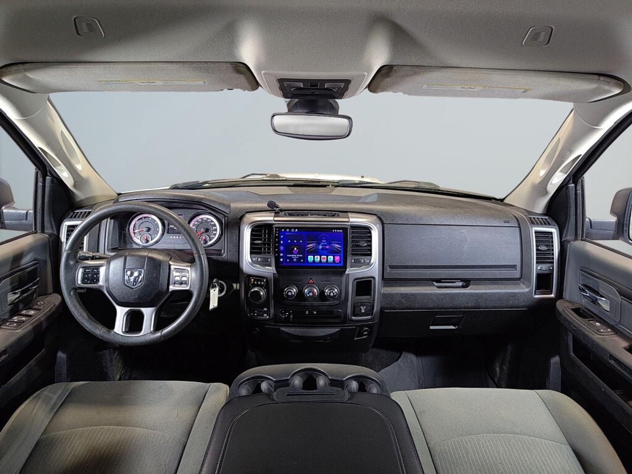 2023 RAM 1500 Classic SLT/5.7L HEMI /NAVI/Android/Big Screen/Clean Carfa Photo