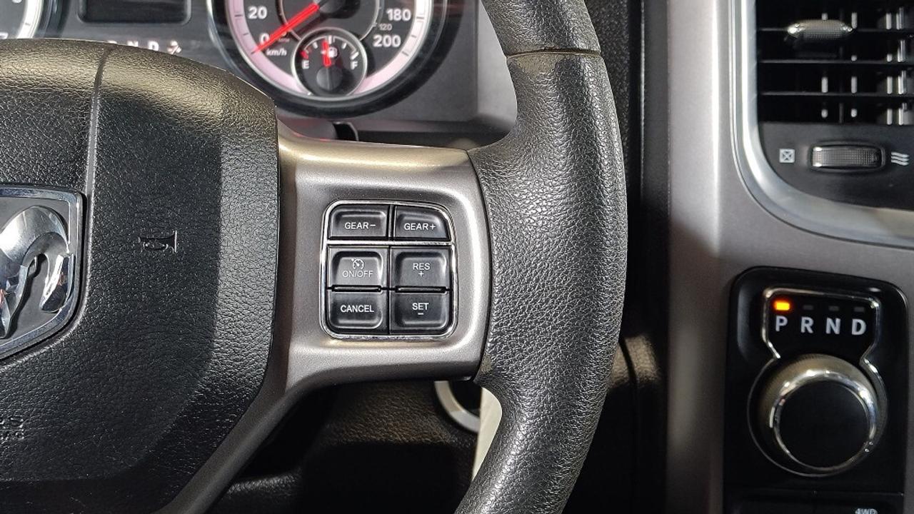 2023 RAM 1500 Classic SLT/5.7L HEMI /NAVI/Android/Big Screen/Clean Carfa Photo