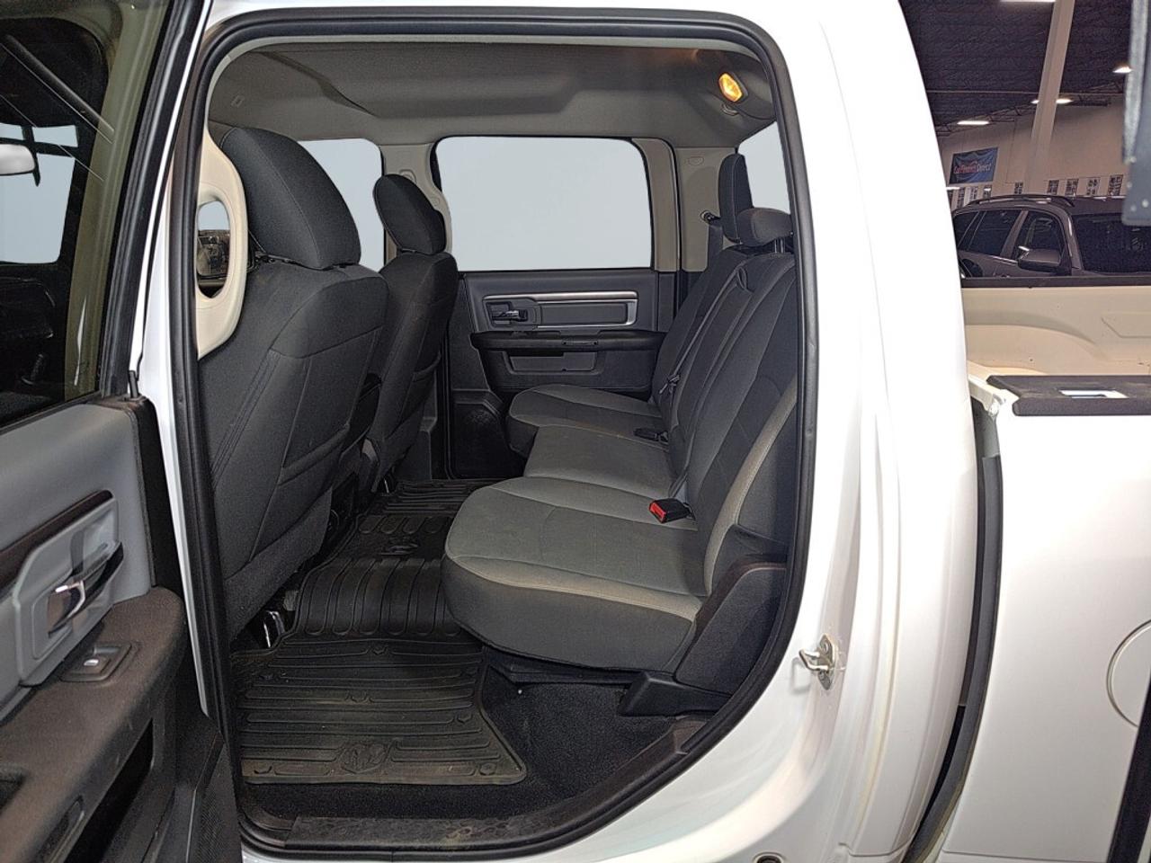 2023 RAM 1500 Classic SLT/5.7L HEMI /NAVI/Android/Big Screen/Clean Carfa Photo