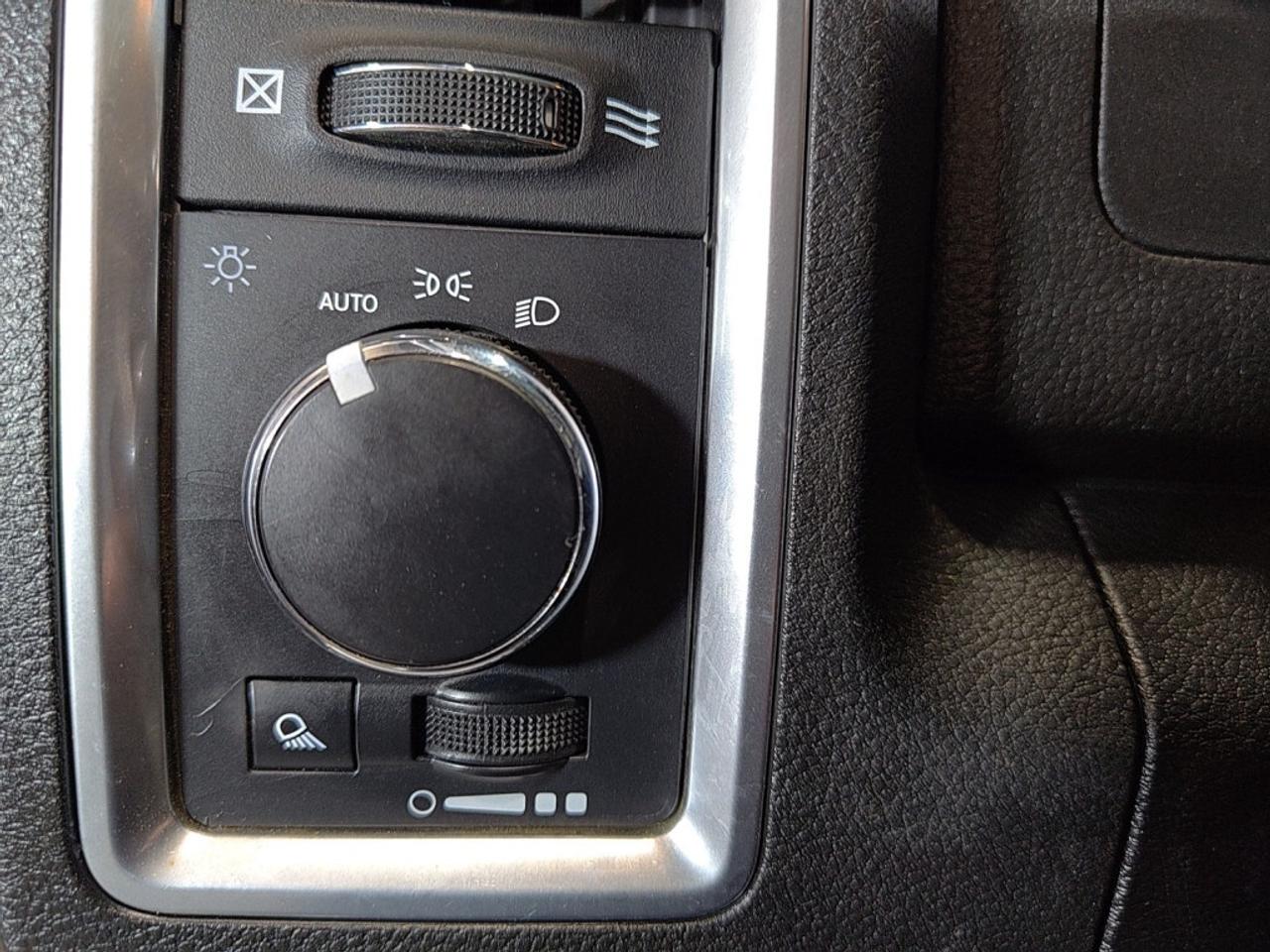 2023 RAM 1500 Classic SLT/5.7L HEMI /NAVI/Android/Big Screen/Clean Carfa Photo
