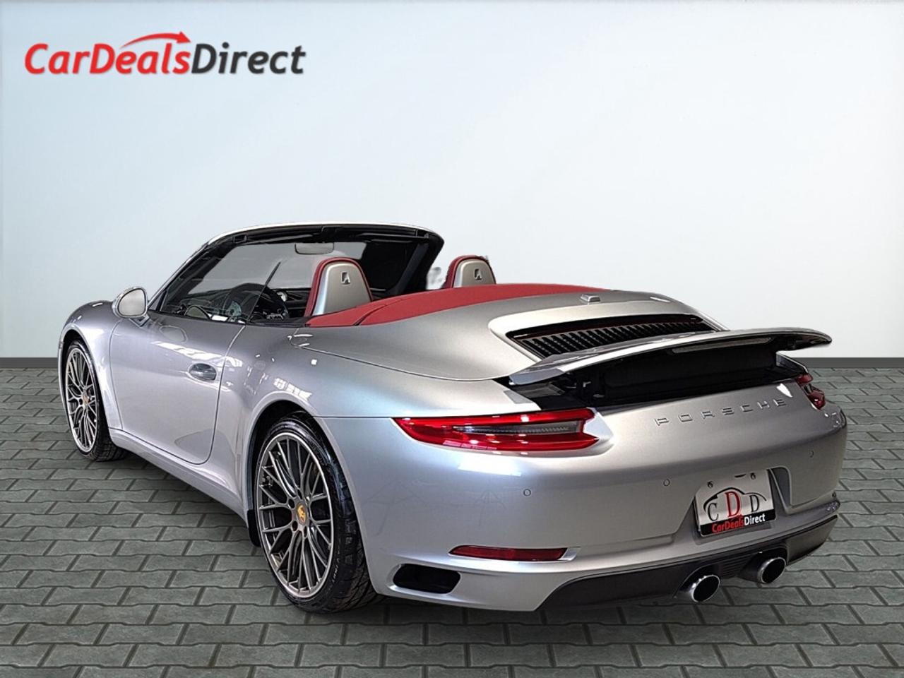 2017 Porsche 911 Carrera S / Exceptionally maintained/Excellent Con Photo