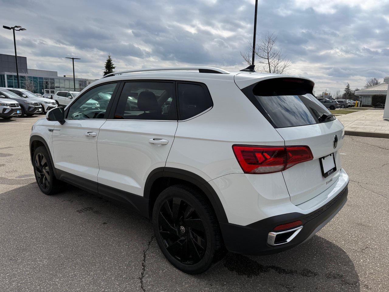 2024 Volkswagen Taos Comfortline 1.5T 7sp at DSG w/ Tip 4M Keyless Entr Photo2