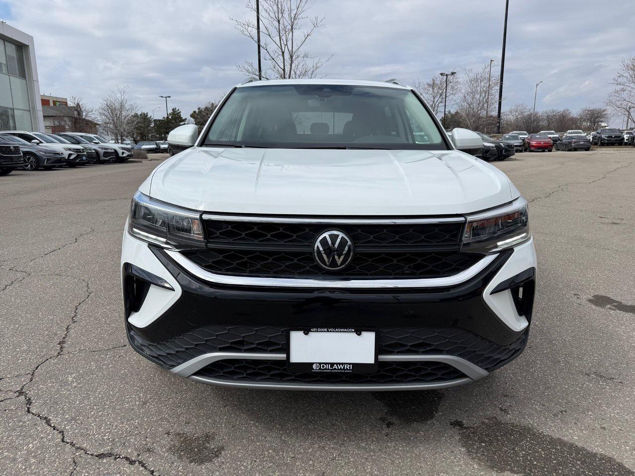 2024 Volkswagen Taos Comfortline 1.5T 7sp at DSG w/ Tip 4M Keyless Entr Photo