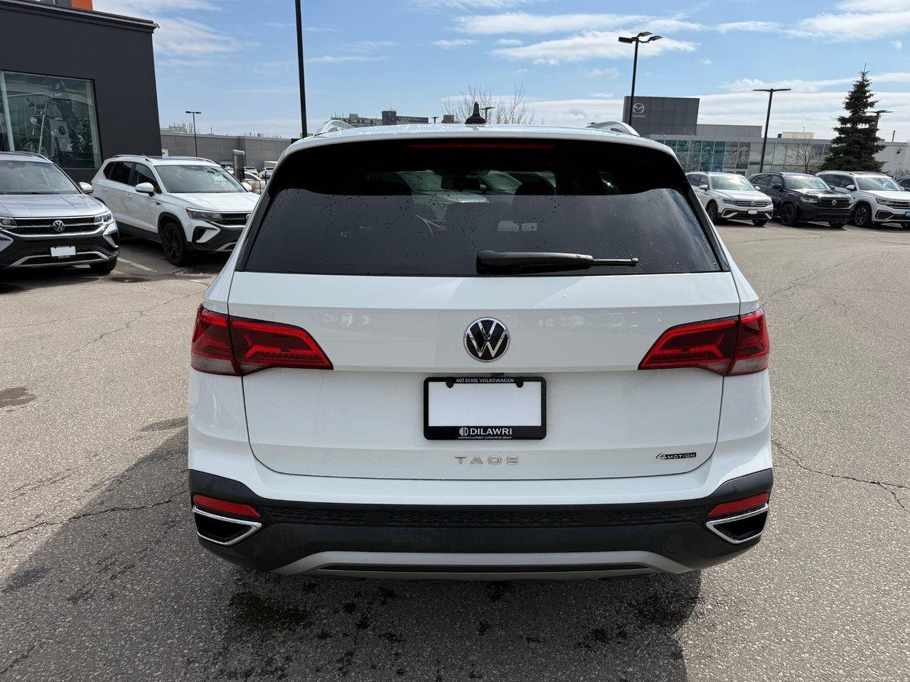 2022 Volkswagen Taos Comfortline 1.5T 7sp at DSG w/ Tip 4M Alloy Wheels Photo3