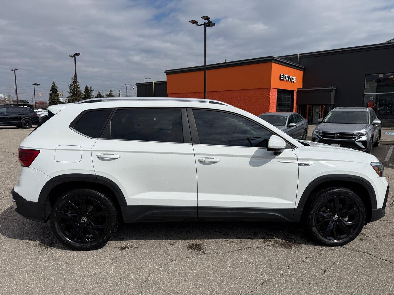 2022 Volkswagen Taos Comfortline 1.5T 7sp at DSG w/ Tip 4M Alloy Wheels Photo