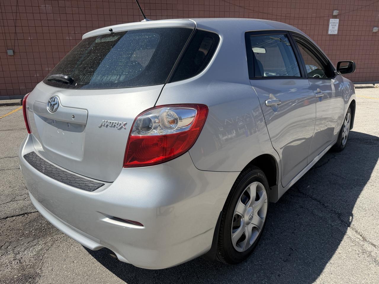 2010 Toyota Matrix 4dr Wgn Auto FWD !! CAR FAX CLEAN !! CERTIFIED !! Photo4