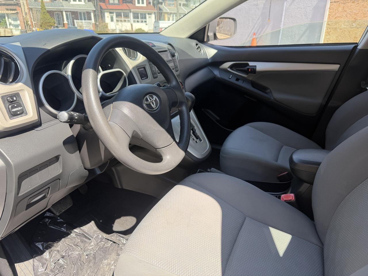 2010 Toyota Matrix 4dr Wgn Auto FWD !! CAR FAX CLEAN !! CERTIFIED !! Photo