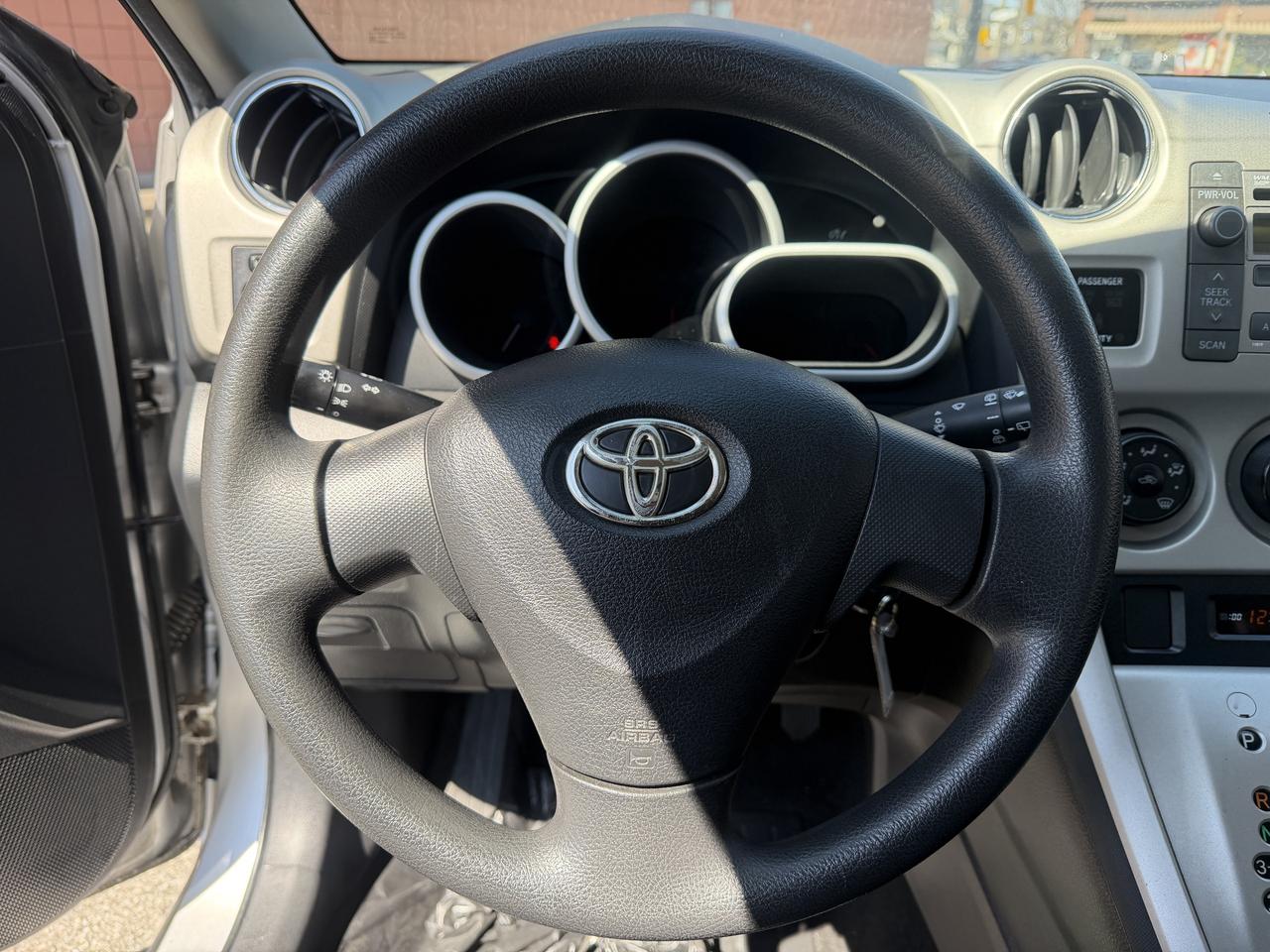 2010 Toyota Matrix 4dr Wgn Auto FWD !! CAR FAX CLEAN !! CERTIFIED !! Photo