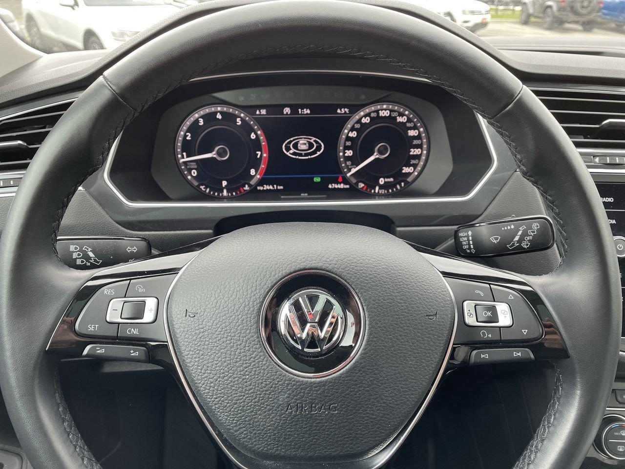 2018 Volkswagen Tiguan Highline 2.0T 8sp at w/Tip 4M Alloy Wheels  Leathe Photo