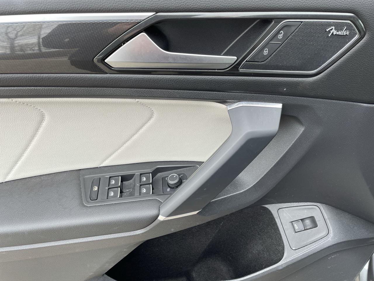 2018 Volkswagen Tiguan Highline 2.0T 8sp at w/Tip 4M Alloy Wheels  Leathe Photo