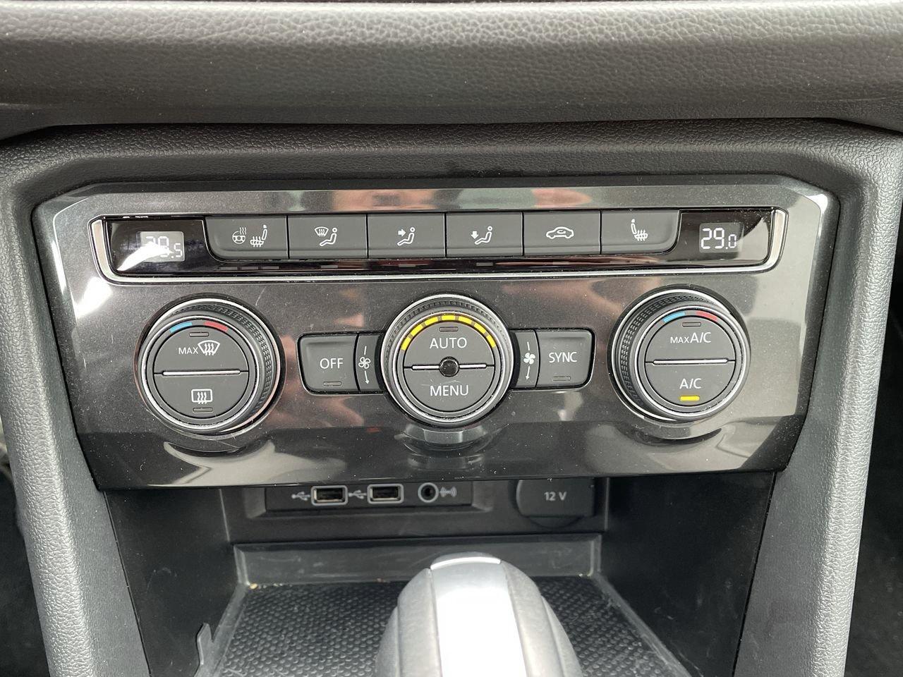 2018 Volkswagen Tiguan Highline 2.0T 8sp at w/Tip 4M Alloy Wheels  Leathe Photo