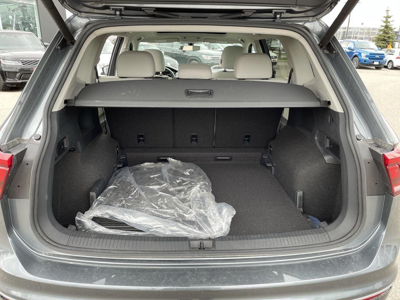 2018 Volkswagen Tiguan Highline 2.0T 8sp at w/Tip 4M Alloy Wheels  Leathe Photo