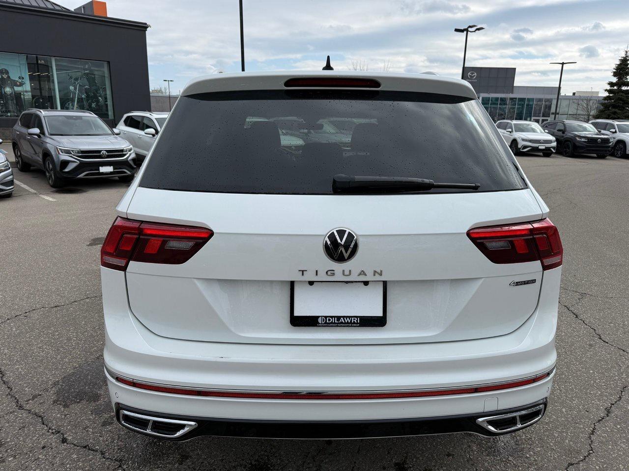 2022 Volkswagen Tiguan Highline 2.0T 8sp at w/Tip 4M Alloy Wheels  Sunroo Photo