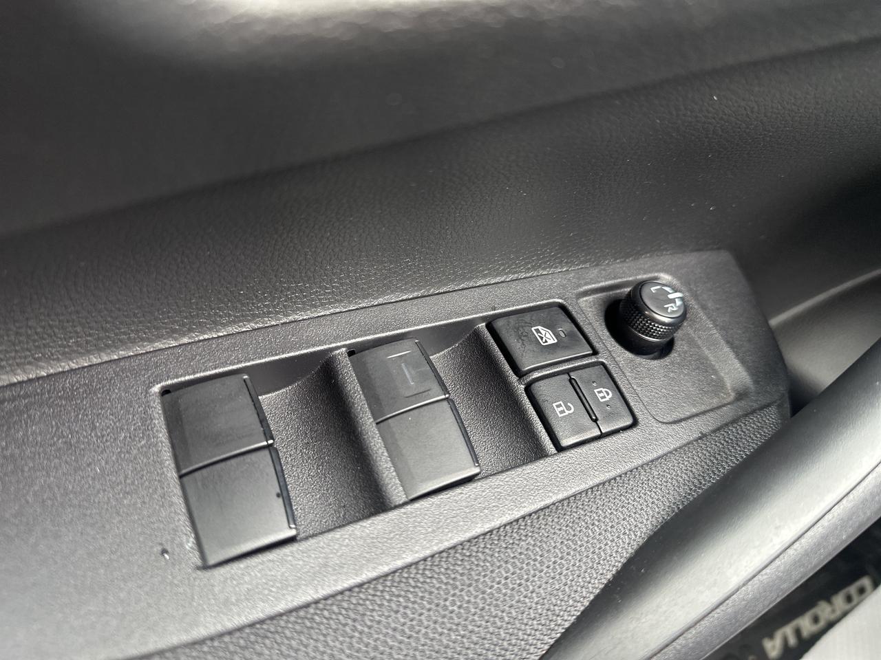 2023 Toyota Corolla LE CVT Photo