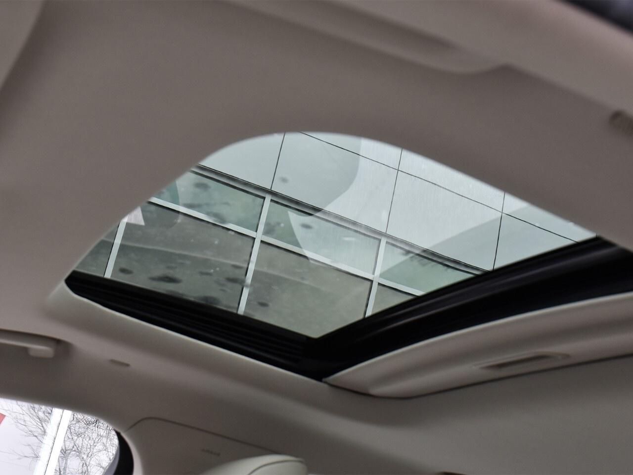 2018 Ford Fusion Hybrid TITANIUM FWD, FUEL SAVER, GREAT CONDINTION Photo