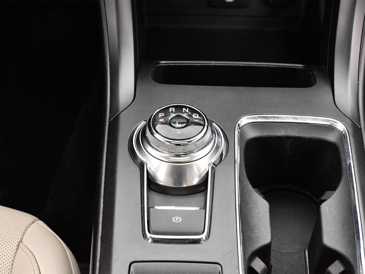 2018 Ford Fusion Hybrid TITANIUM FWD, FUEL SAVER, GREAT CONDINTION Photo