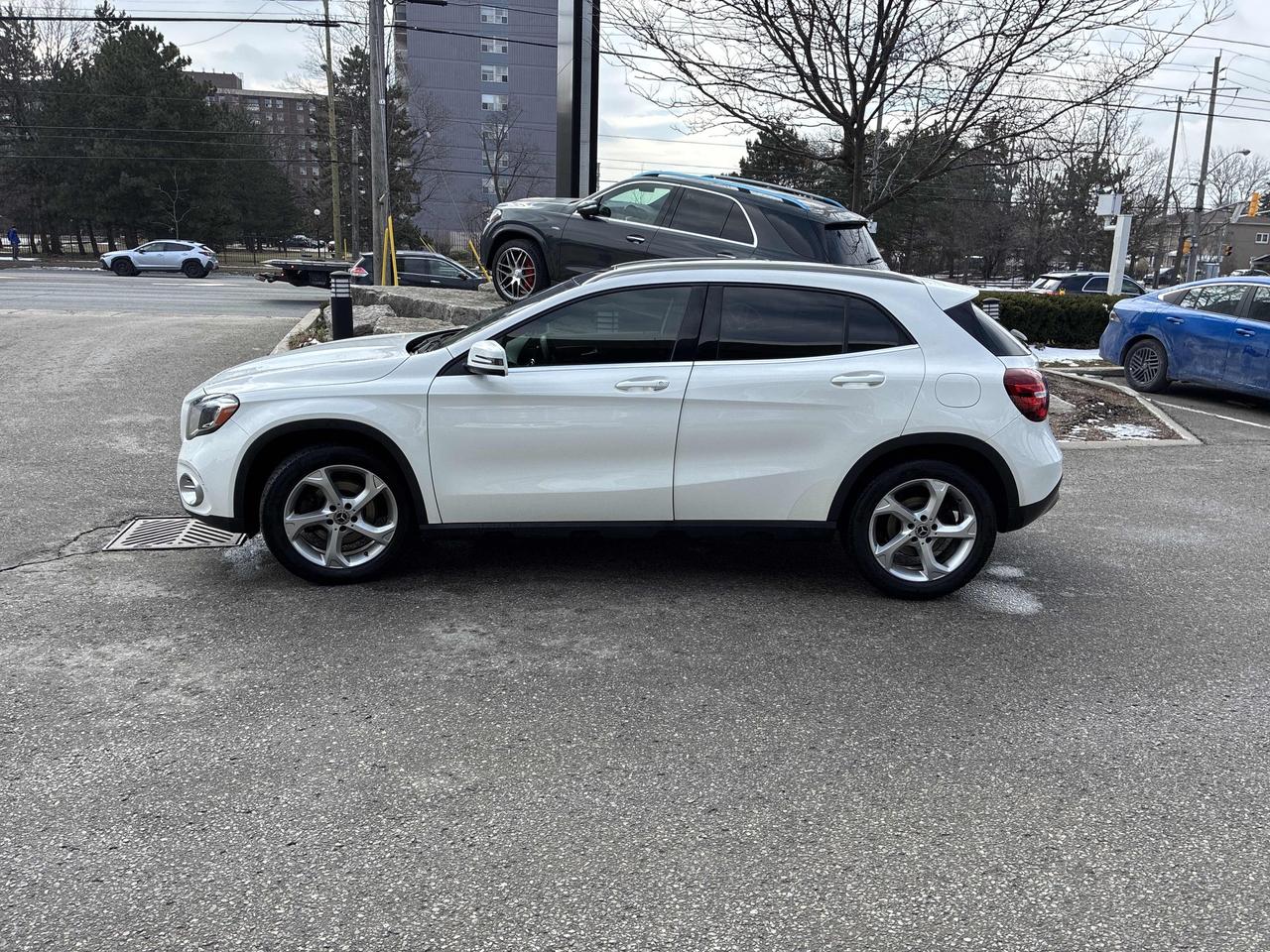 2019 Mercedes-Benz GLA-Class GLA250 4MATIC Navi Panoramic Sunroof Photo2