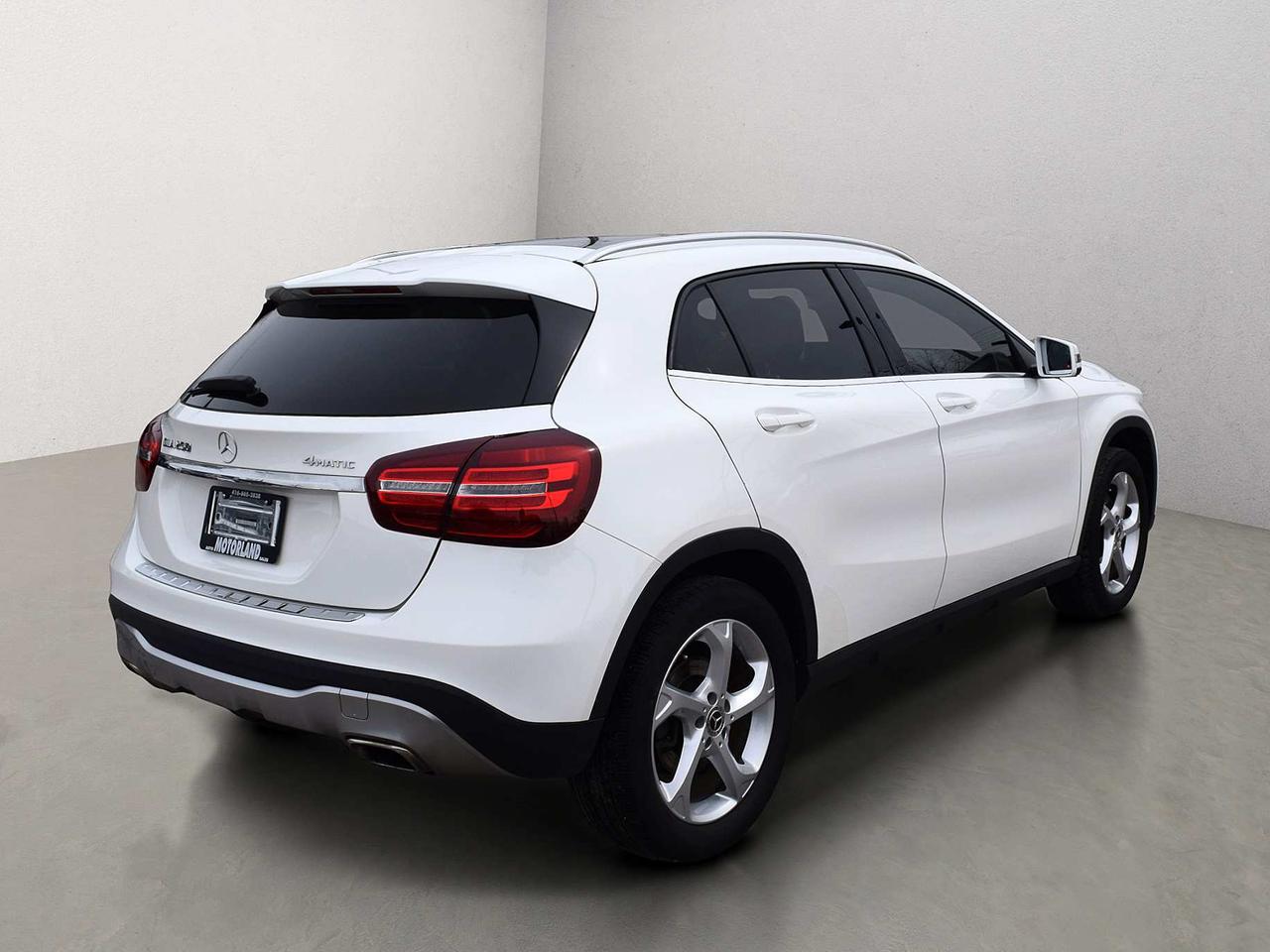 2019 Mercedes-Benz GLA-Class GLA250 4MATIC Navi Panoramic Sunroof Photo