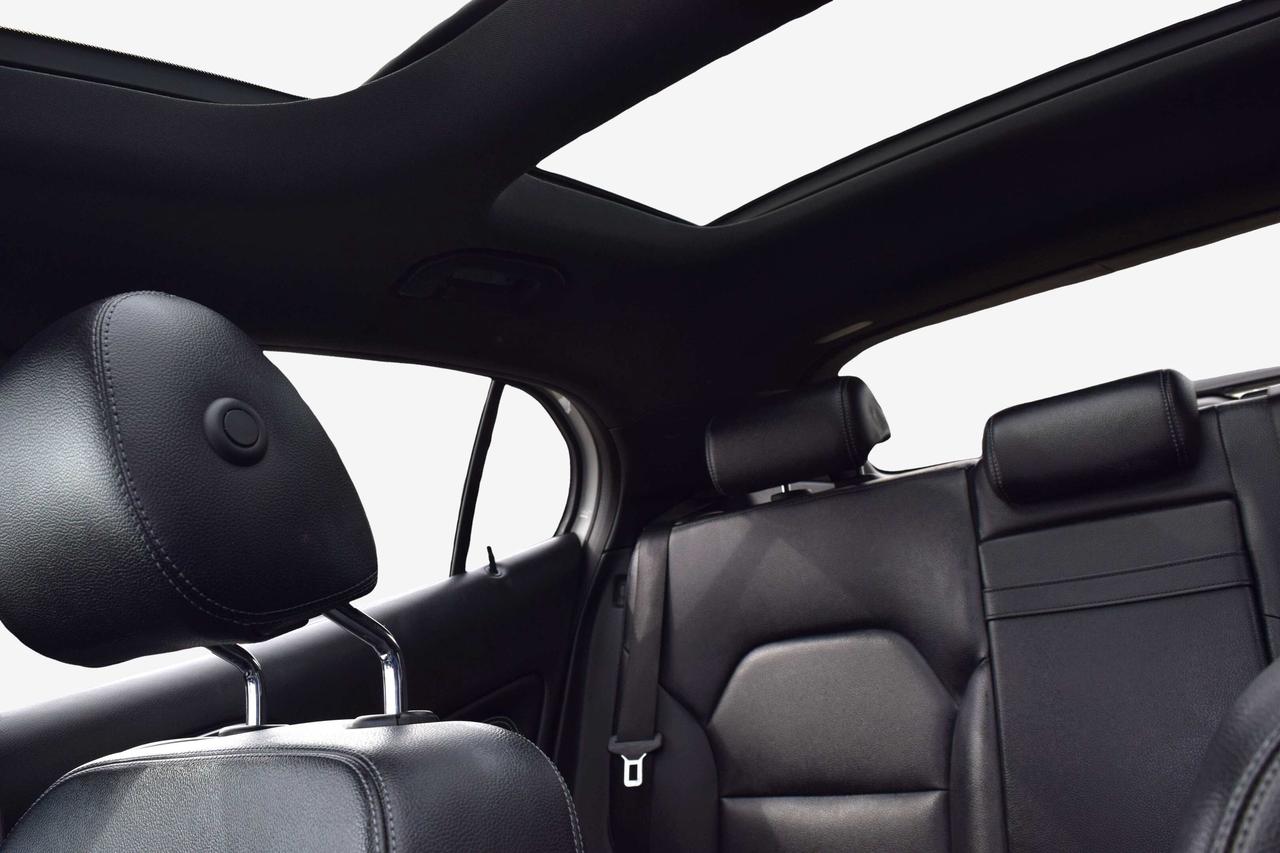 2019 Mercedes-Benz GLA-Class GLA250 4MATIC Navi Panoramic Sunroof Photo
