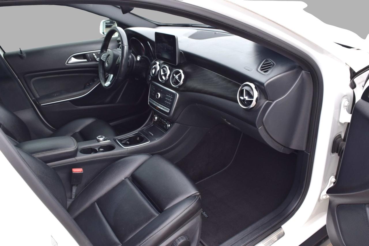2019 Mercedes-Benz GLA-Class GLA250 4MATIC Navi Panoramic Sunroof Photo